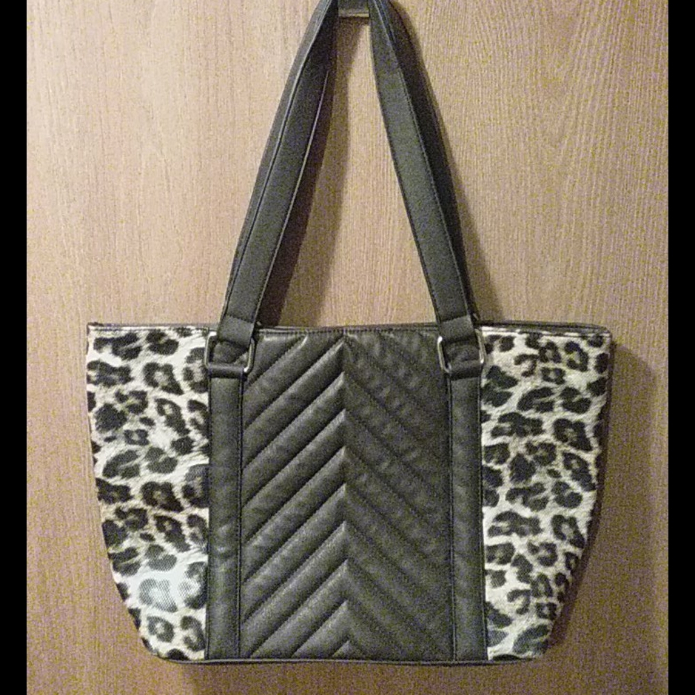 Charming Charlie handbag